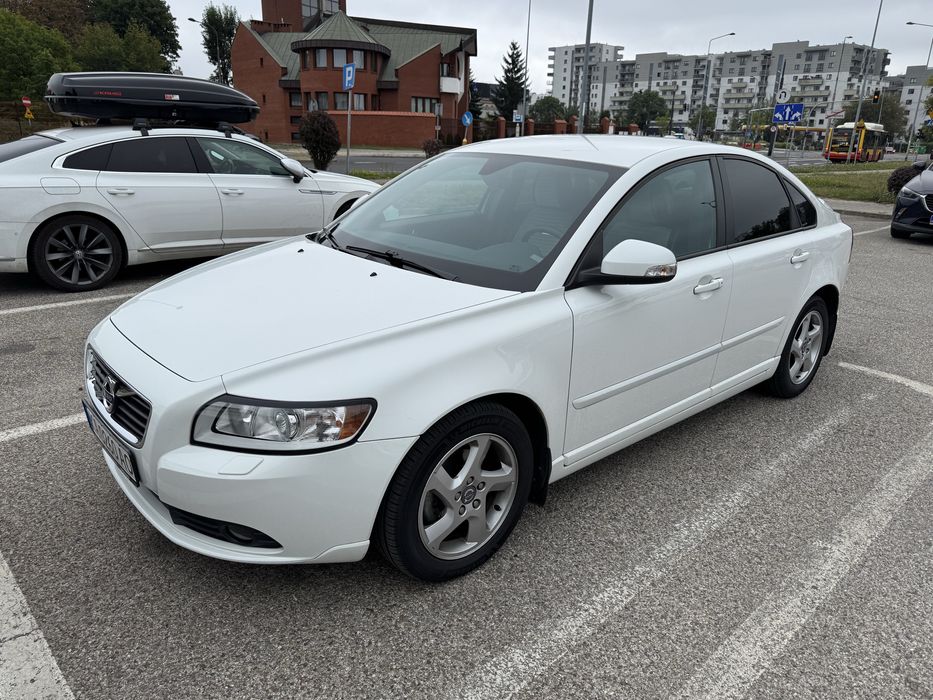 Продам Volvo S40  2012  2.0бенз  145кс  акпп  85000км