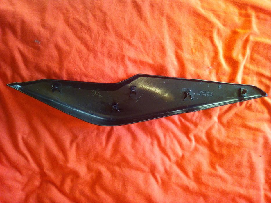 Honda CBR 125R/250R 2011a2017 Carenagem traseira direita 83670KPPT00ZA