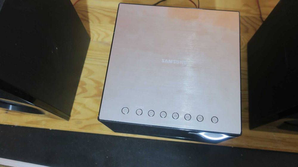 Mini wieża Samsung MM-E330D/EN 30W