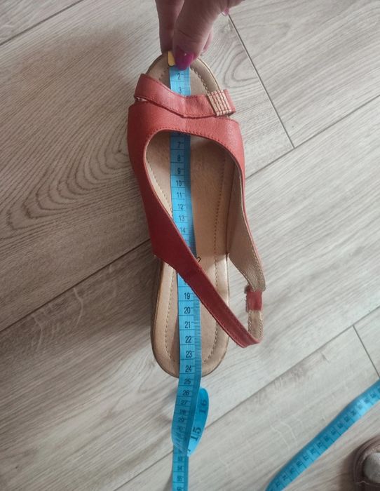 Sandały damskie na koturnie Lasocki (rozmiar 38)