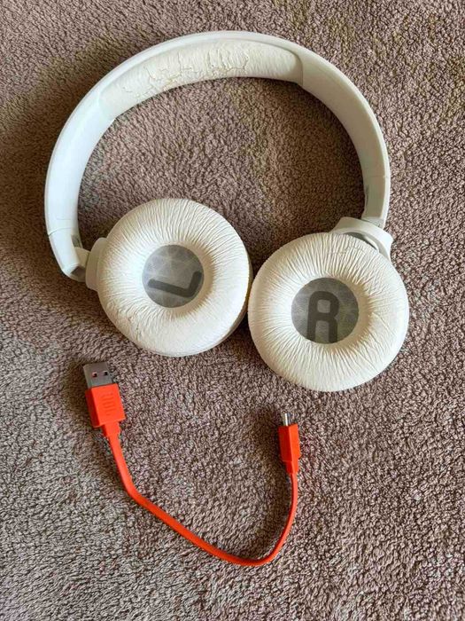 Навушники з блютуз JBL модель TUNE500BT б/в