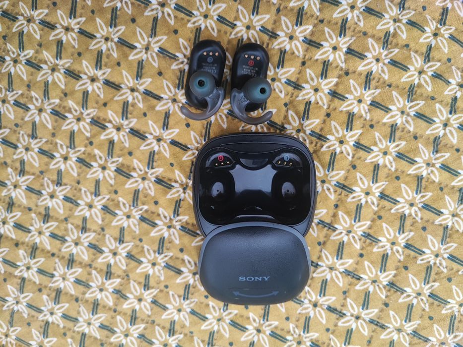 Headphones Sony WF-SP700N