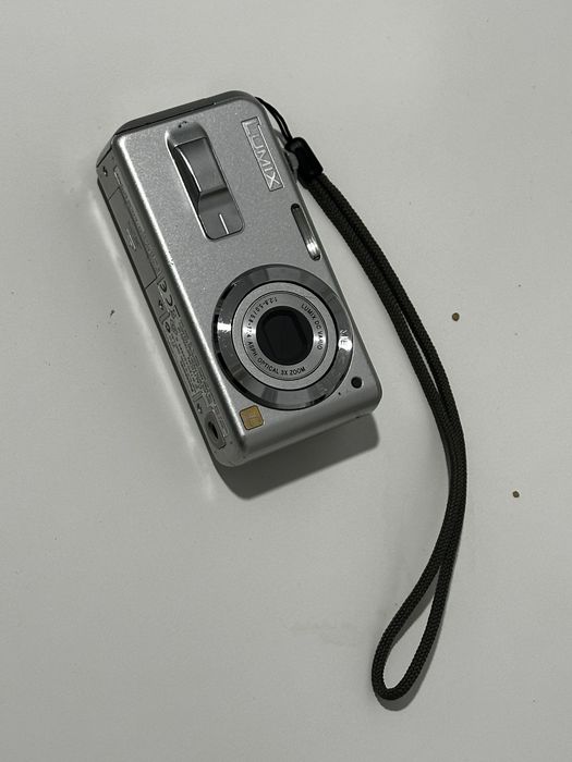 Panasonic Lumix DMC-LS2 - Funcional (Pilhas AA)
