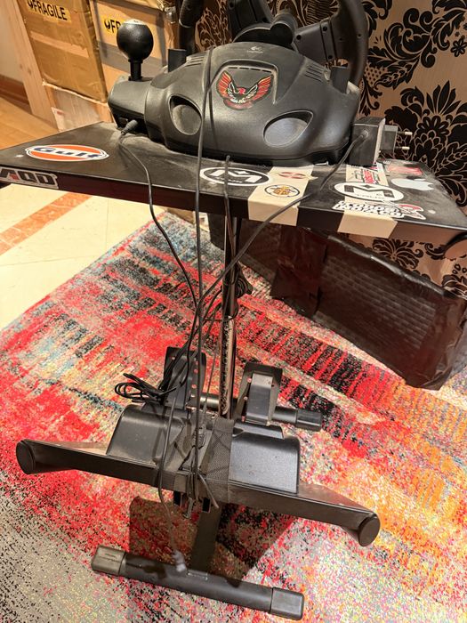 PlayStation 3+Volante c/pedais+31 jogos