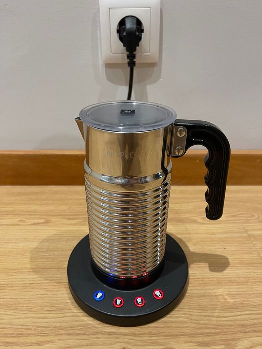Batedor de Leite Nespresso Aeroccino (Avariado)