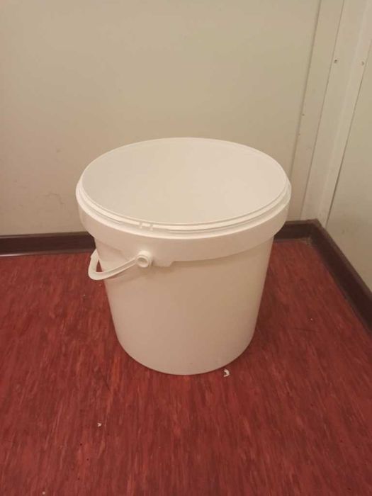 Wiadro, wiadra plastikowe 20l z przykrywką. Pakiet 5 szt. za 40 zł.