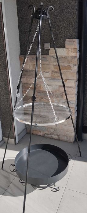 Grill ogrodowy trójnóg z paleniskiem