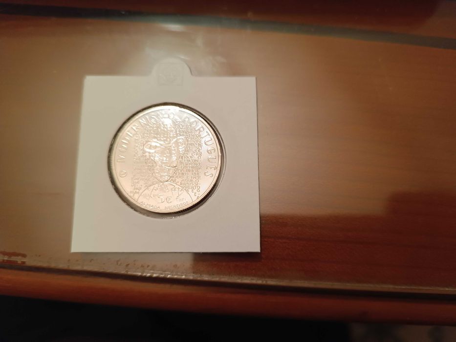 Modernism Coin 2016