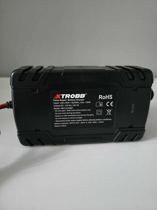 Prostownik Automatyczny z Funkcją Naprawy Ładowarka Akumulatora LCD