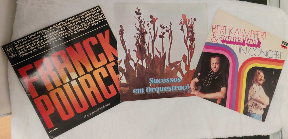 Pacote com 3 Discos de Vinil de Grandes Orquestras com As melhores Musicas de Sempre