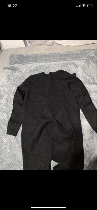 Długi czarny sweterek