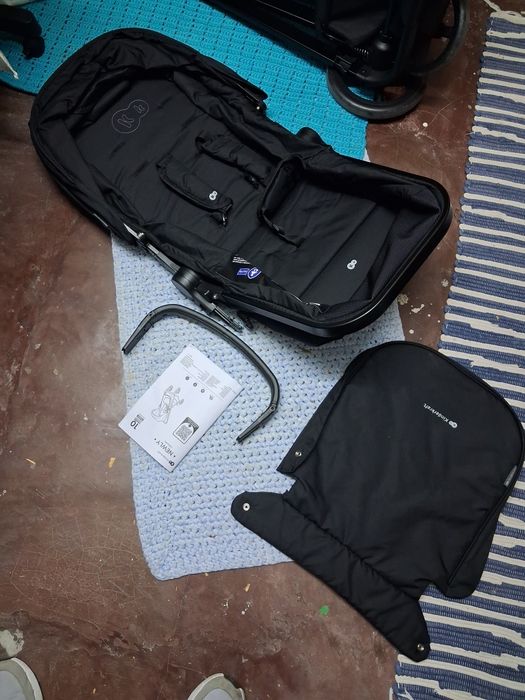 Carrinho kinderkraf  + Newly + Mink Pro (preto)