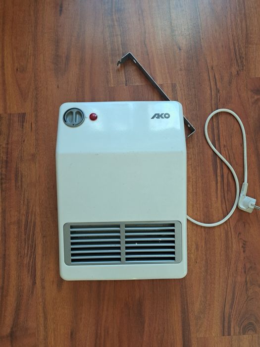 Grzejnik ścienny termowentylator AKO 2000 W  H 260/1  IPX4