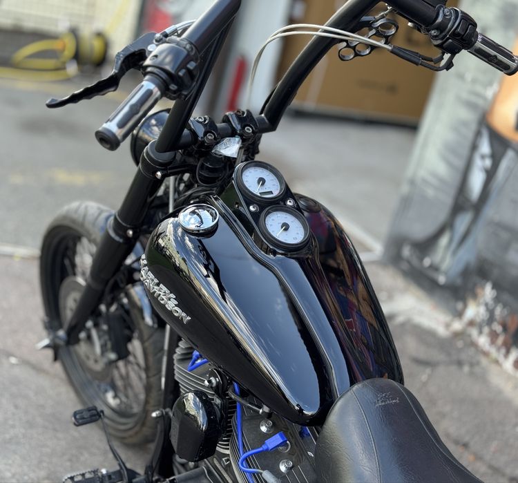 Мотоцикл Harley-Davidson Dyna 2006 рік