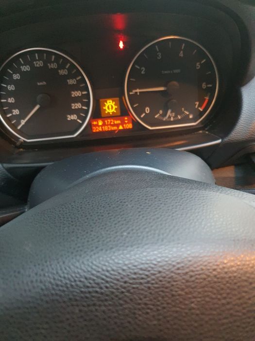 Auto BMW 1 - Uszkodzony silnik (stukanie)