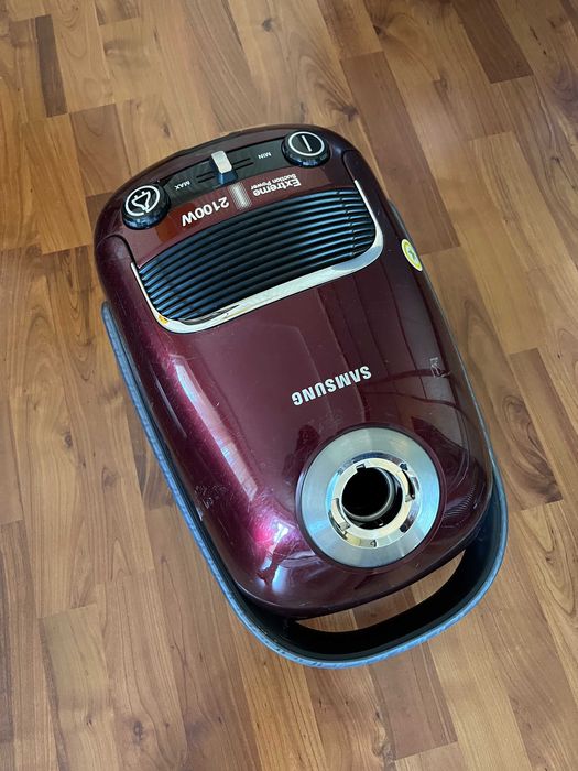 Пилосос Samsung VC21F60 Зламаний фіксатор кришки