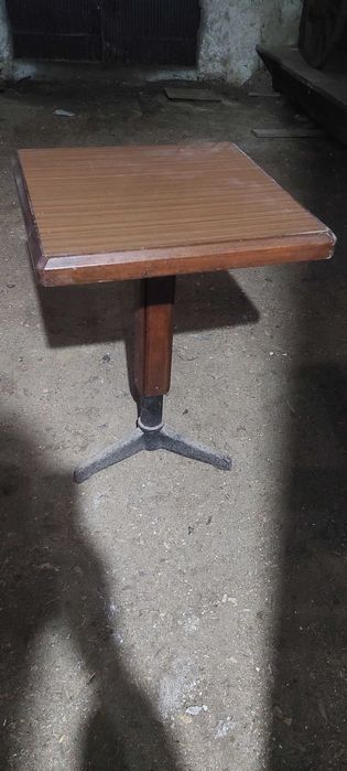 Mesas de madeira vintage