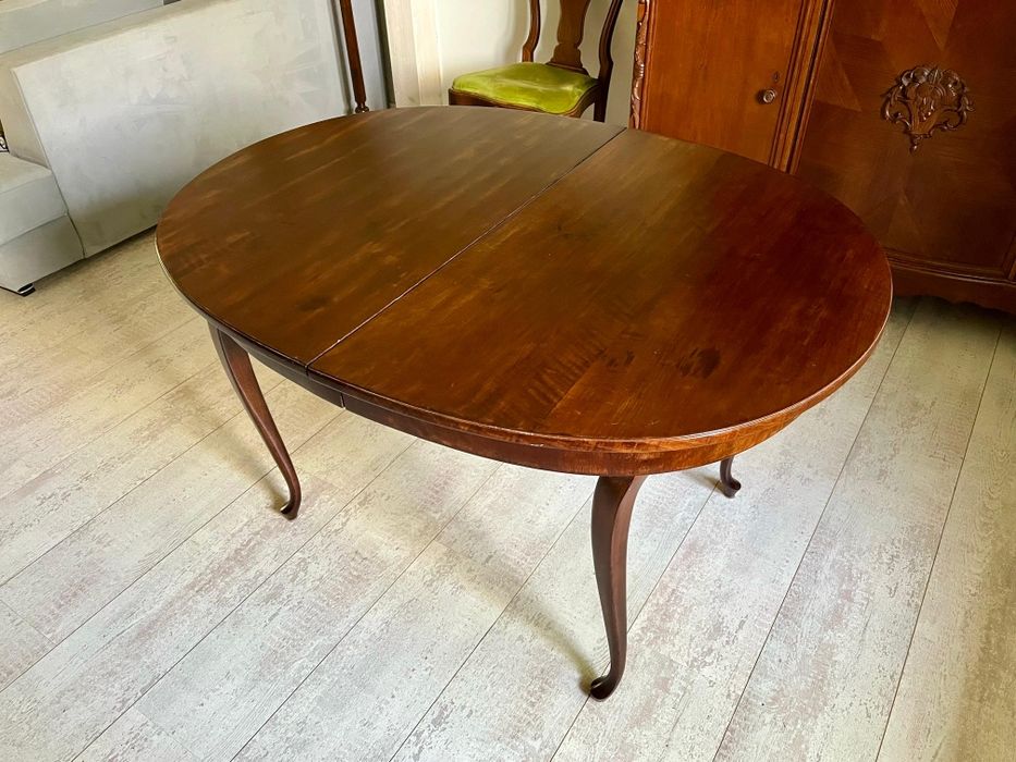 Drewniany rozkladany stół