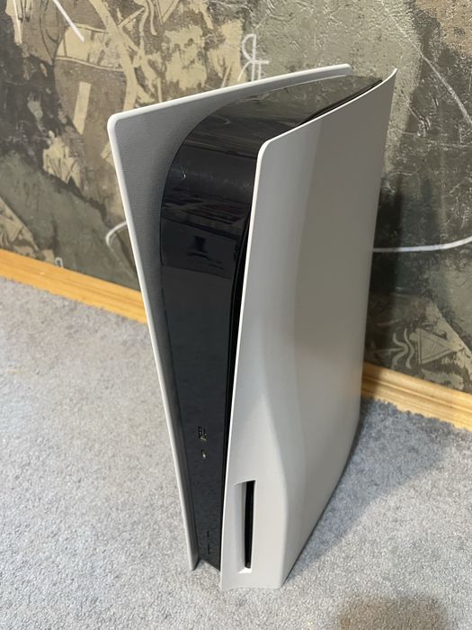 Продам Sony PlayStation 5 825 GB