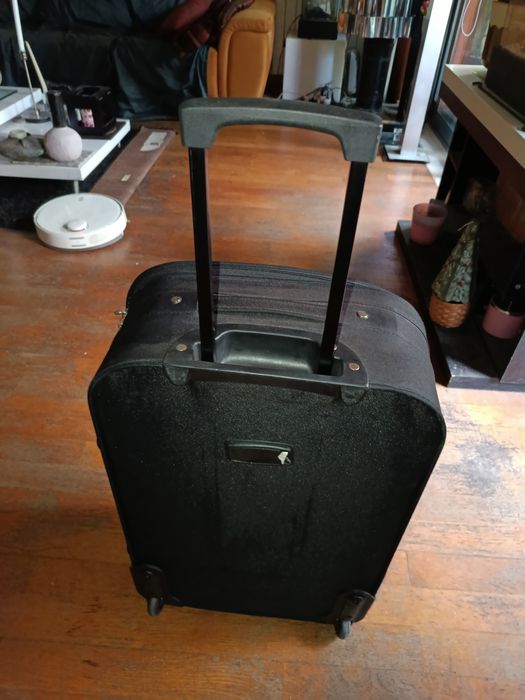Mala trolley em excelente estado