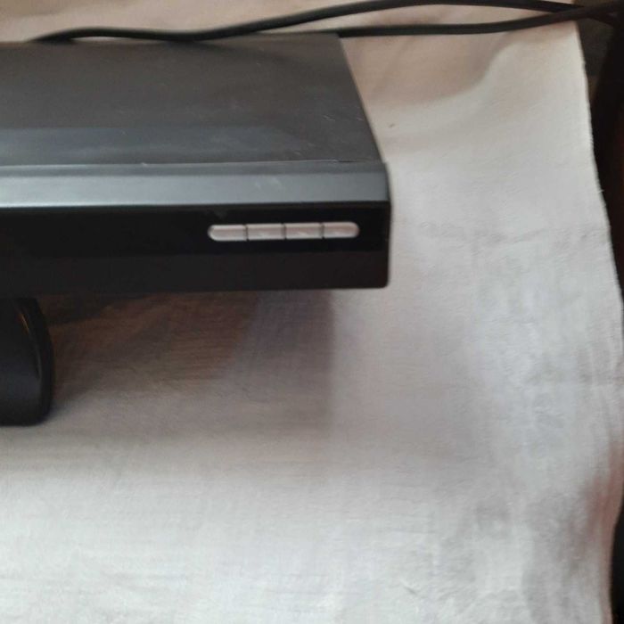 2-канальный DVD -плеер с HDMI -соединением Denver 958-КМ