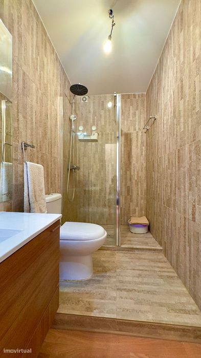 Apartamento T2+1 - 110 m2 - equipado e mobilado - Misericórdia