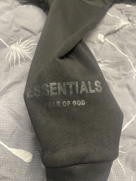 Продам кофту essentials
