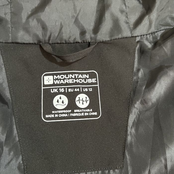 Оригінальна куртка Mountain Warehouse не промокає