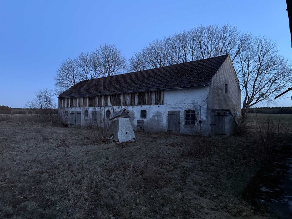 Koczała / Bielsko – klimatyczne siedlisko z dużą stodołą, na końcu wsi - Więcej