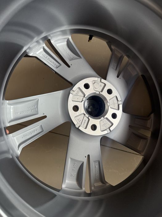 Диски оригінал VW Tiguah r19/5/112 5NA601025AG ANTRH