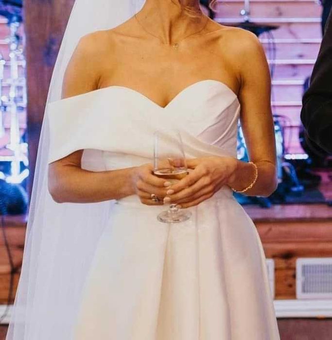 Suknia ślubna Essence of Australia