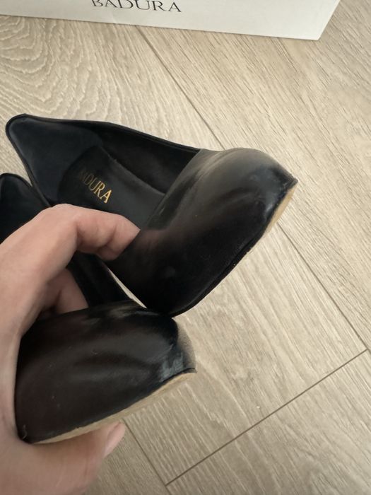 Czarne skórzane szpilki Badura