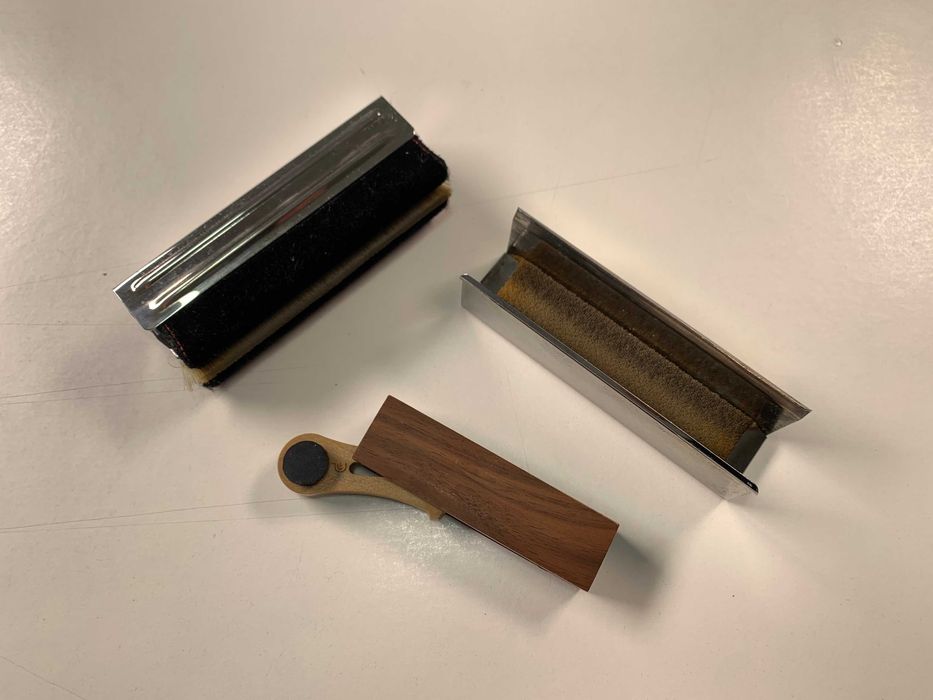 Kit de limpeza e desmagnetização de discos e agulhas.