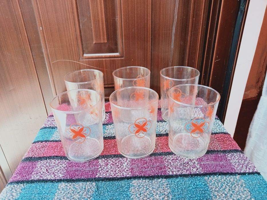 Надзвичайно гарні стакани