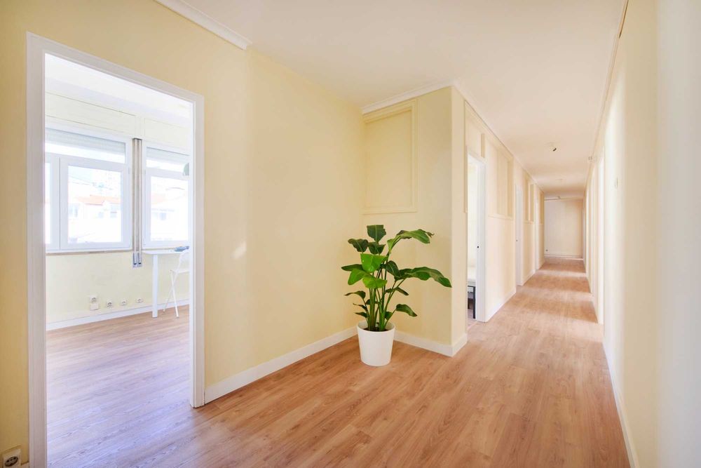 Sunny Balcony Room - Marquês Pombal Co-Living