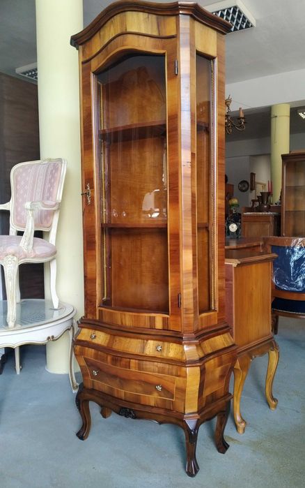 Stylowa witryna serwantka Ludwik