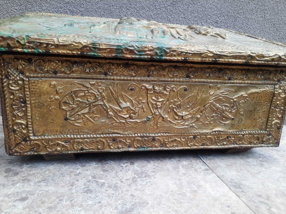 Stara szkatuła kuferek drewno mosiądz karczma