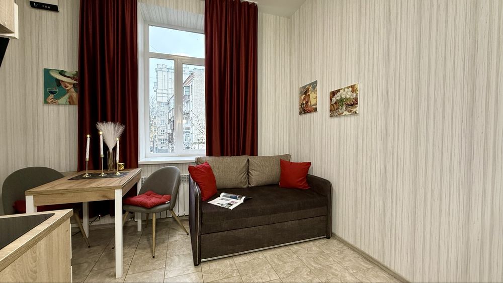 Студія подобово біля набережної/ метро Левада