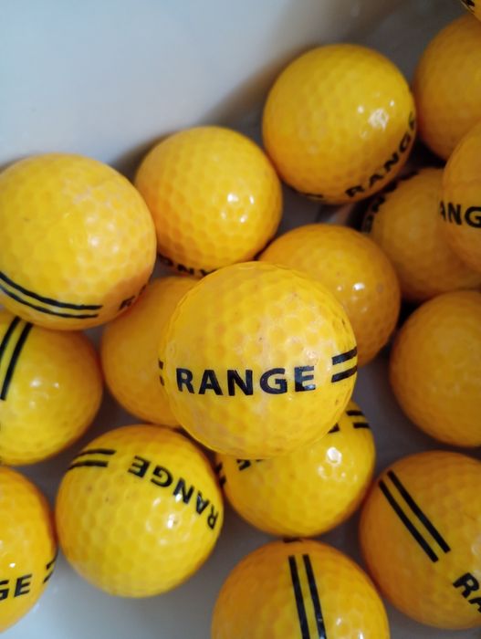 Bolas de golfe usadas. 0,50 cêntimos cada uma tenho mais de 100
