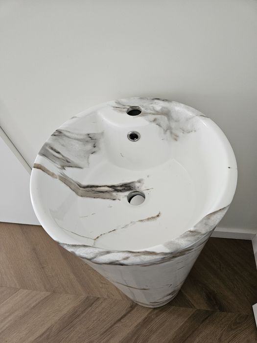 Umywalka wolnostojaca Rea