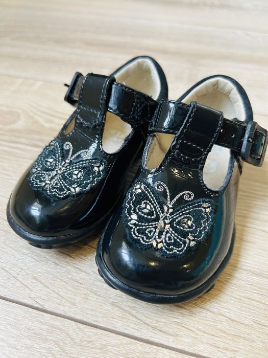 Туфлі дитячі clarks, для маленьких, чорні лакові, 18 р