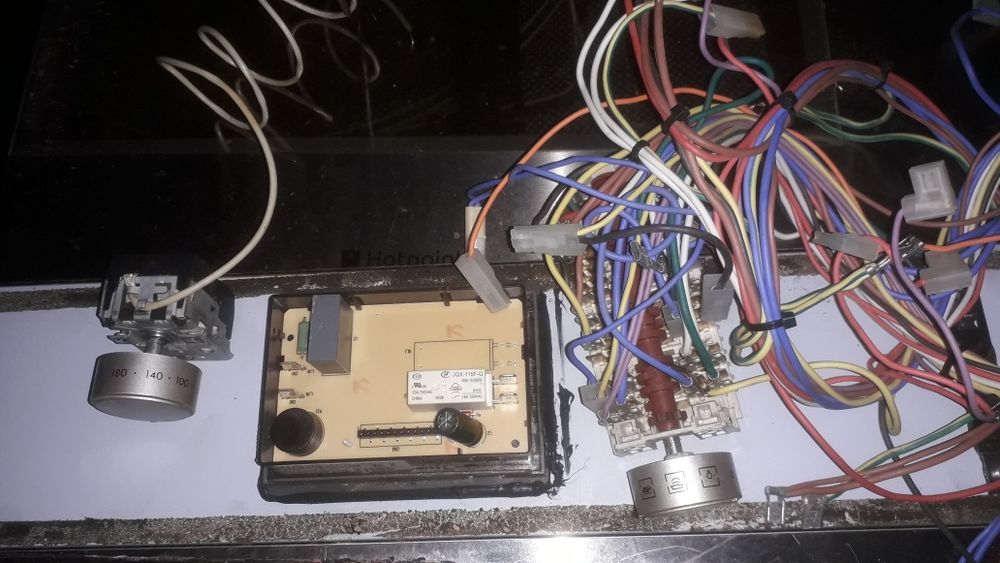 Hotpoint Ariston духовный шкаф, управление