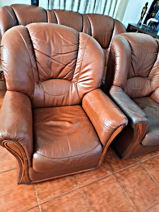 Oportunidade - VENDO PACK de 3 Sofás, em pele, 120€, (Negociável).