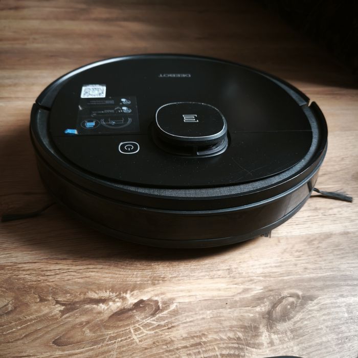 Robot, odkurzacz sprzątający Deebot Ozmo 950