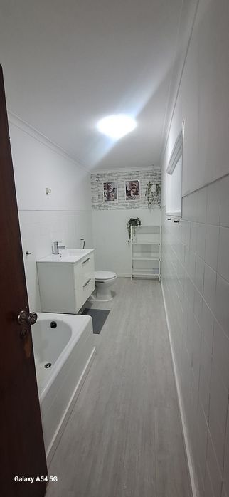 Quartos arrendar Famões