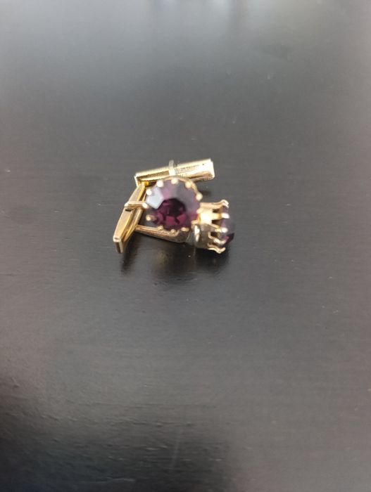 Botões de punho pedras