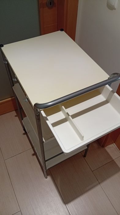 Carrinho de apoio de cozinha