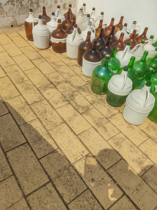 Garrafões vidro 5 litros.. Ver discrição