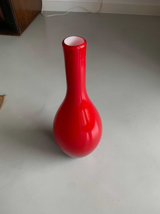 Red Flower Vase425380486684364800