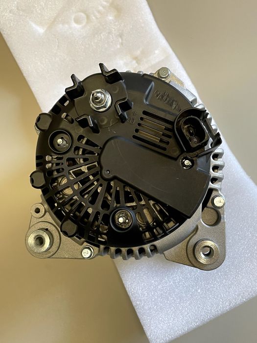 Alternator samochodowy (2318)
